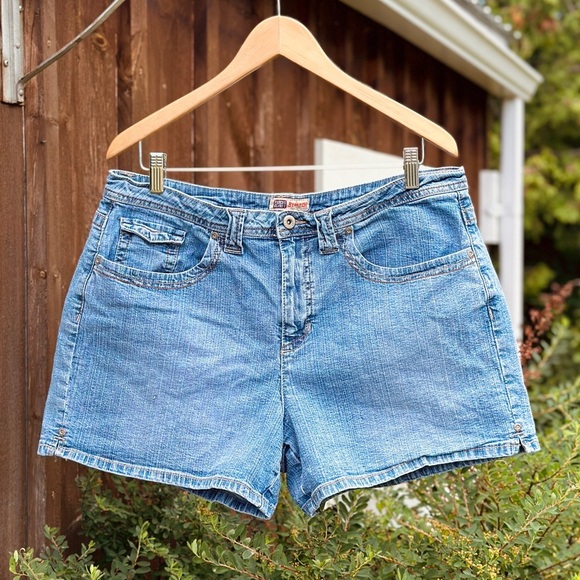 Faded Glory Pants - Vintage  Faded Glory Stretch lightweight denim Shorts - 16 - made in Hong Kong